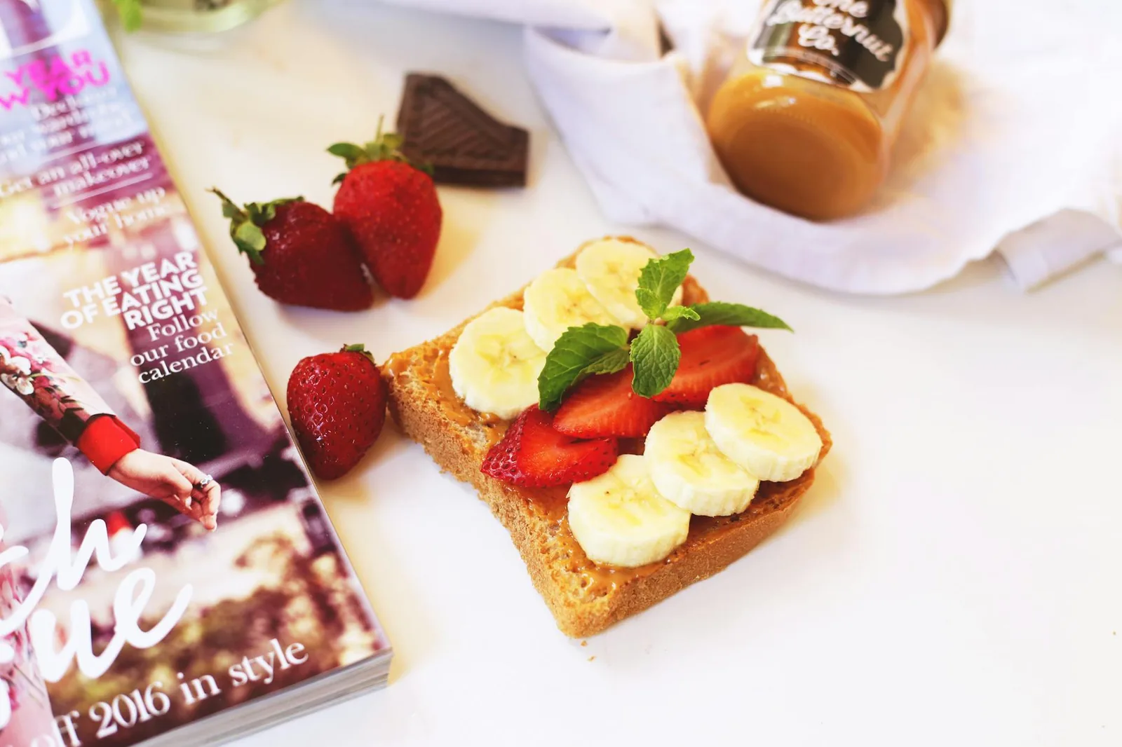 Maapähkinävoi toimii parhaiten silloin, kun se yhdistetään oikeaan ruokaan eikä syödä vain suoraan purkista