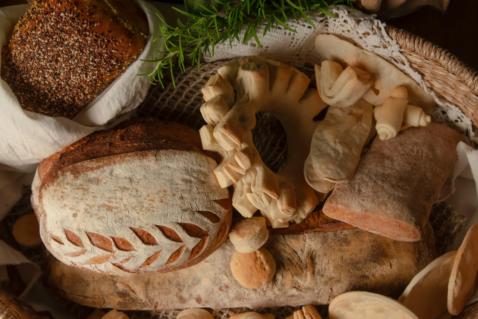 Rieskan onnistuminen ei vaadi taikatemppuja. Pehmeä taikina, kuuma uuni ja maltillinen paisto riittävät pitkälle.