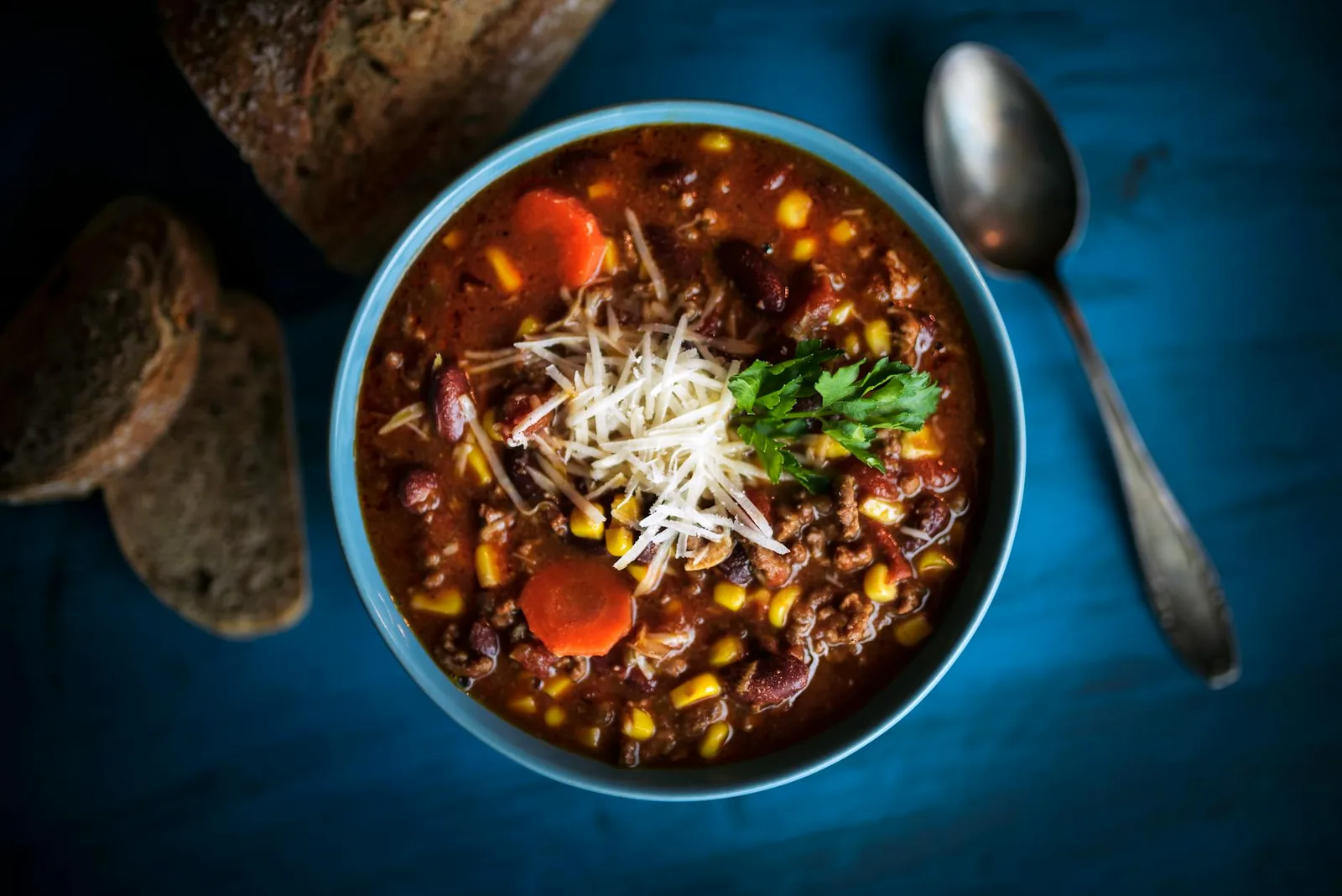 Chili con carne annoskulhoissa meal prep -aterioiksi