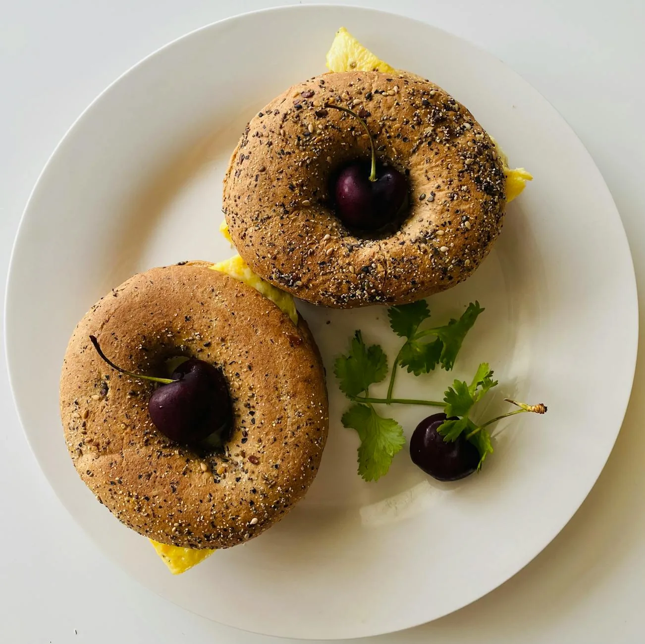 Uunimunkit kohoavat parhaiten, kun taikinaa vaivataan kunnolla ja toinen kohotus tehdään rauhassa.